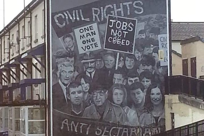 Derry Londonderry Small Group Private Day Trip From Belfast - Tour Features