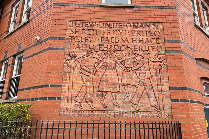 Derry/Londonderry-Street Art and Murals Private Walking Tours - Pricing and Group Size