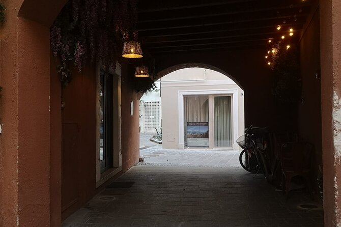 Desenzano Sunset Walking and Boat Tour With a Drink on Board - Booking Essentials