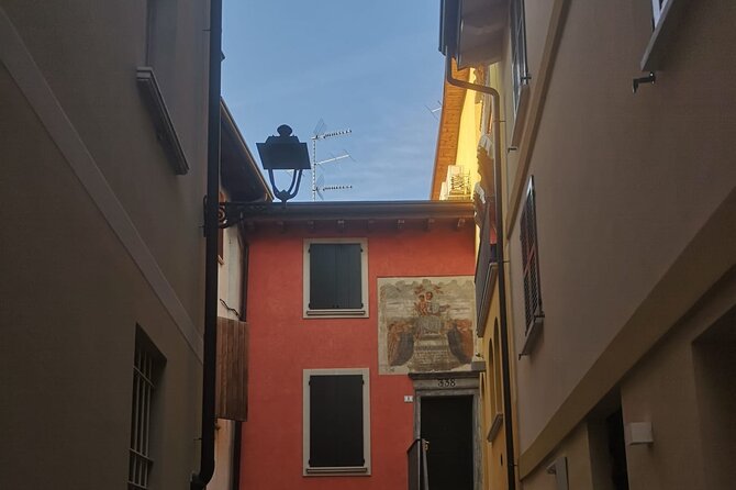 Desenzano Sunset Walking and Boat Tour With a Drink on Board - Local Recommendations
