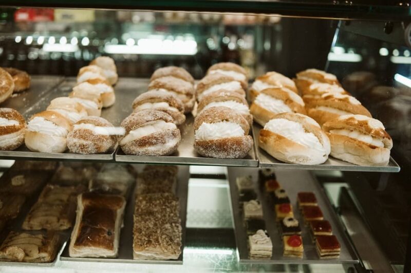 Desserts For Breakfast in San Sebastian - Group Size and Languages