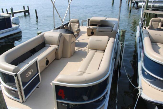 Destin: 4-Hour Self-Driving Pontoon Rental - Renting for Family and Friends