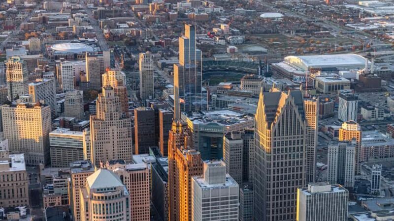 Detroit: Helicopter Rides Over City Landmarks - A Detailed Look at the Detroit Helicopter Tour