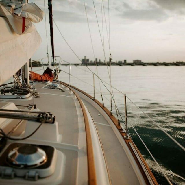 Detroit: Sailing Tour on the Detroit River - Key Points
