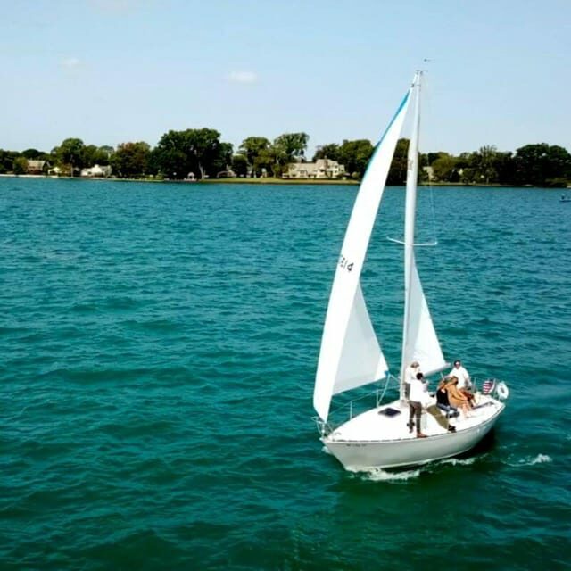Detroit: Sailing Tour on the Detroit River - FAQ