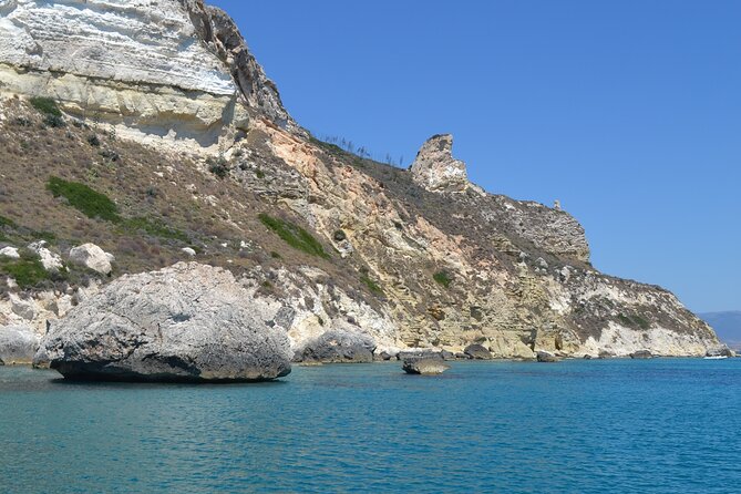 Devils Saddle Tour: 3 Snorkeling Stops/Soft Drinks/Actioncam - Boat and Equipment Specifications