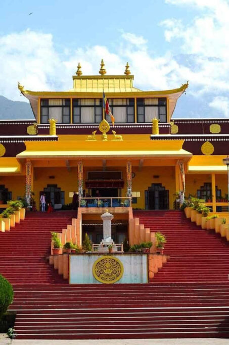 Dharamshala: Monasteries and Nunneries Guided Tour - Exploring Norbulingka Institute