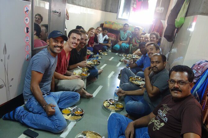 Dharavi Tour and Family Lunch - Authenticity and Respect