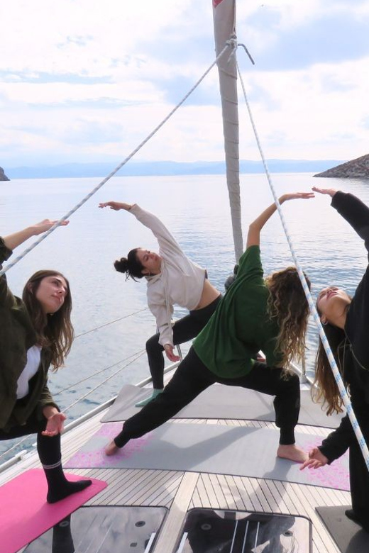 Dia Island: Yoga & Sunset Sailing - Exploring Dia Island