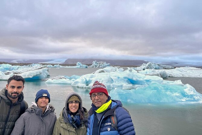 Diamond Beach & Jökulsárlón Floating Glacier Guided Day Tour - Key Attractions