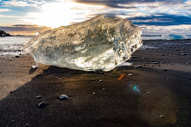 Diamond Beach & Jökulsárlón Floating Glacier Guided Day Tour - Reviews and Ratings