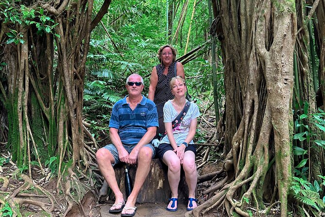 Diamond Head and Manoa Falls Hike and Adventure Tour - Exploring Diamond Head