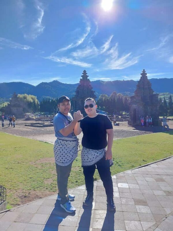 Dieng Plateau Sikunir Golden sunrise trip with guide - Considerations