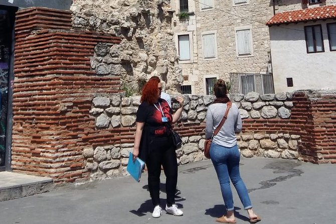 Different Tour of Split - Small Group Attention