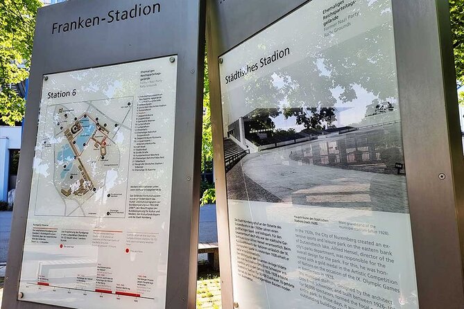 Digital Scavenger Hunt Around the Stone Grandstand and the Zeppelin Field in Nuremberg - Digital Tour Badge and Puzzle Format