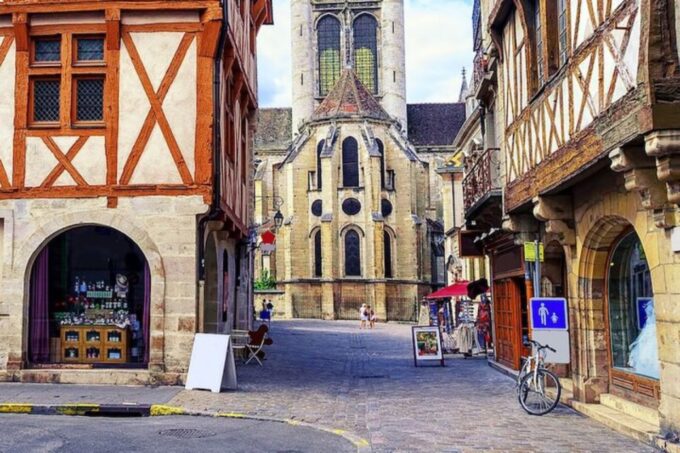 Dijon: a Self-Guided Audio Tour Through the City - Meeting Point Information