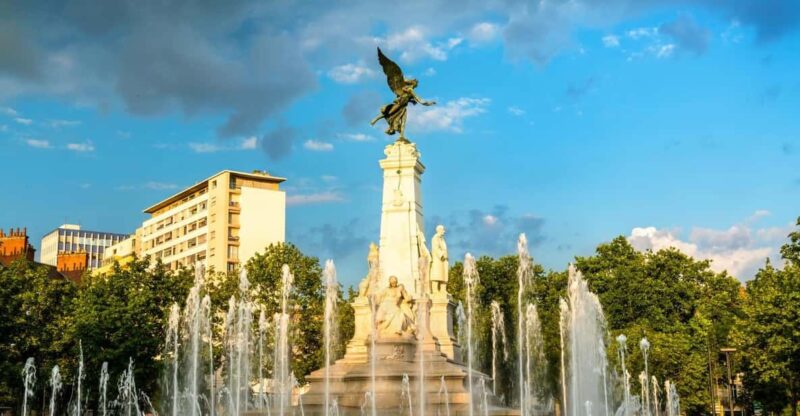 Dijon: Capture the Most Photogenic Spots With a Local - Discover Hidden Corners and Iconic Views