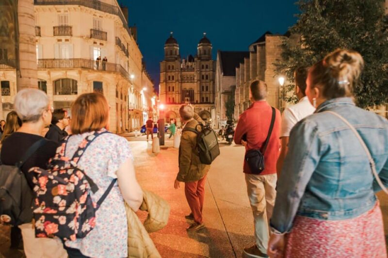 Dijon: Nighttime Tour in French - Participant Details