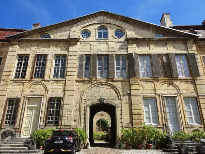 Dijon: Secrets and Lies of the Old Town - Navigating Dijons Walkable City Center