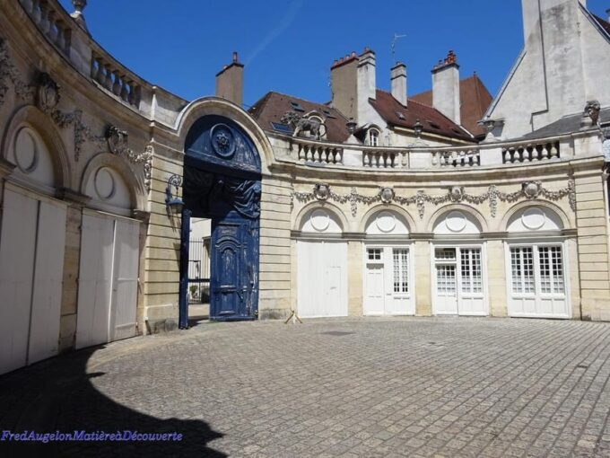 Dijon: Secrets and Lies of the Old Town - Insider Tips for Dijon Exploration