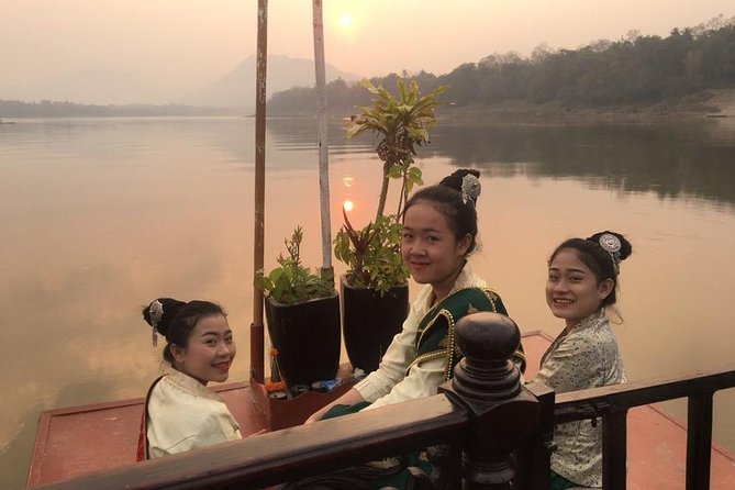 Dine and Cruise on Mekong River - Enjoying the Scenic River Cruise