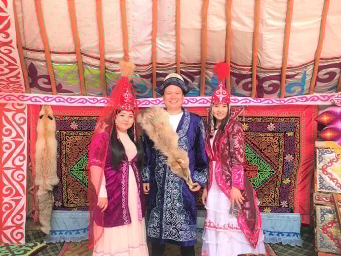Dine With Kazakh Nomads: Terelj & Chinggis Khaan Adventure - Meal With Kazakh Family