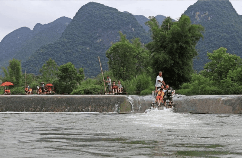 Dingding Yangshuo Country Road Biking Tour &Bamboom Rafting - Dining Experience