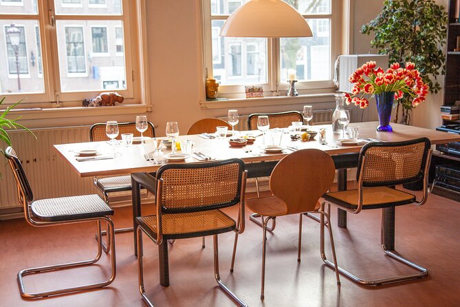 Dining With The Dutch: Enjoy A Delicious 4-Course Family Meal - Sipping on Local Beverages