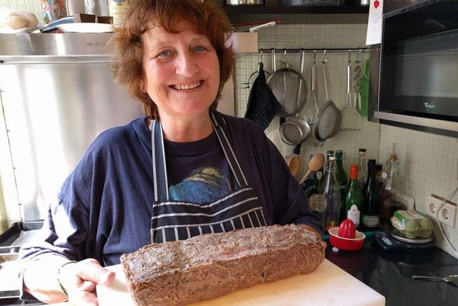 Dining With The Dutch: Enjoy A Delicious 4-Course Family Meal - Taking in Dutch Culture and Hospitality