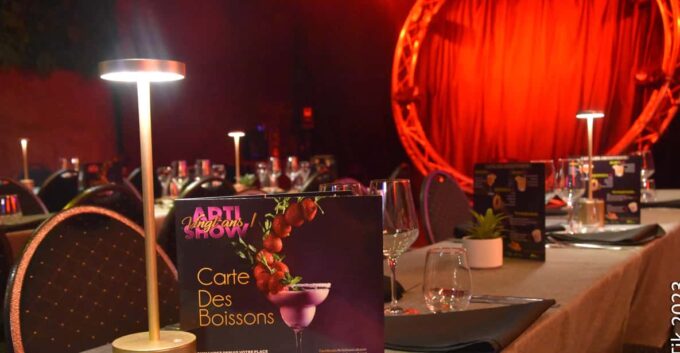Dinner 5 Stars + Show - Booking and Availability