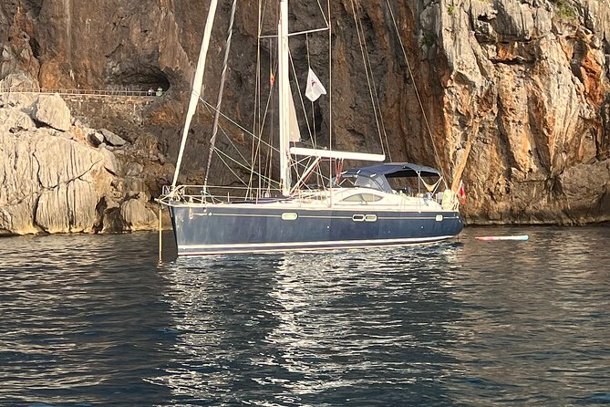 Dinner and a Movie on a Sailboat - Memorable Experiences