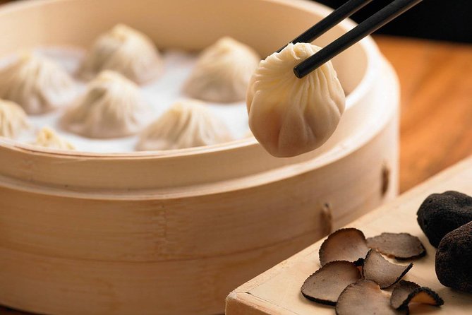 Dinner at Din Tai Fung With Luxury Chinese Massage Treatment - Taiwanese Baking and Tea Experience