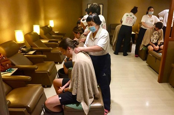 Dinner at Din Tai Fung With Luxury Chinese Massage Treatment - Shilin Night Market Private Tour