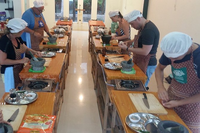 Dinner Cooking Class With Thai Master Chef at Sukho Cuisine Koh Lanta - Authentic Thai Cuisine and Techniques