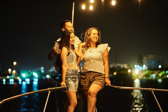 Dinner Cruise Along Cartagenas Bay - Dining Details