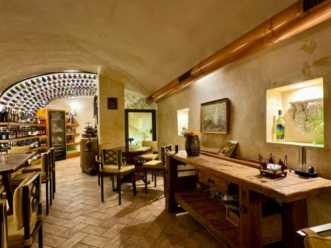Dinner Food Tasting With Wine Pairing Experience Trastevere - Venue Details and Meeting Point Information