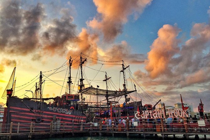 Dinner & Live Pirate Fight (2x1 Price) From Cancun - Tour Group Size and Ratings