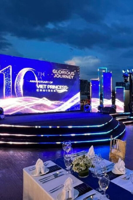 Dinner on Cruise Along Saigon River and Sightseeing - Live Music and Dances