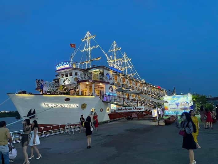 Dinner on Cruise With Buffet and Live Music - Dining and Entertainment