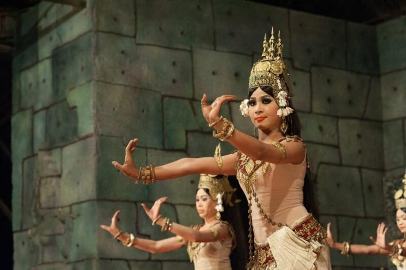 Dinner Show Apsara Dance, Pickup Round Trip Included - Dining Experience