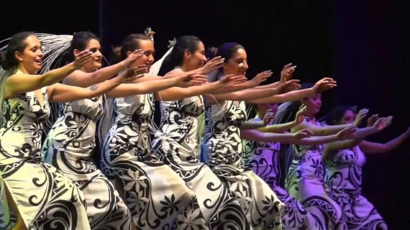 Dinner Show in Bali Hai With Wine Refill and Transportation - Pickup and Transportation