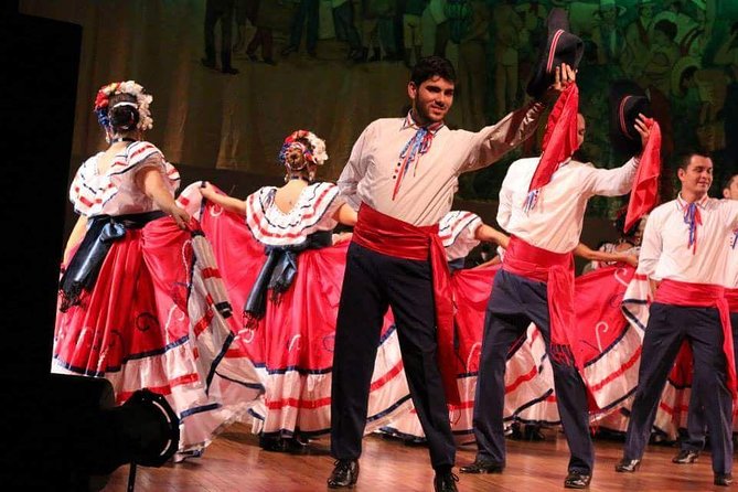 Dinner + Typical Dance Show at the Best Viewpoint in San José - Panoramic Views of San José