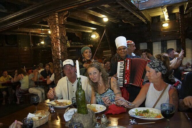 Dinner with pirates! Night Show and Dinner - Practical Details and What to Expect