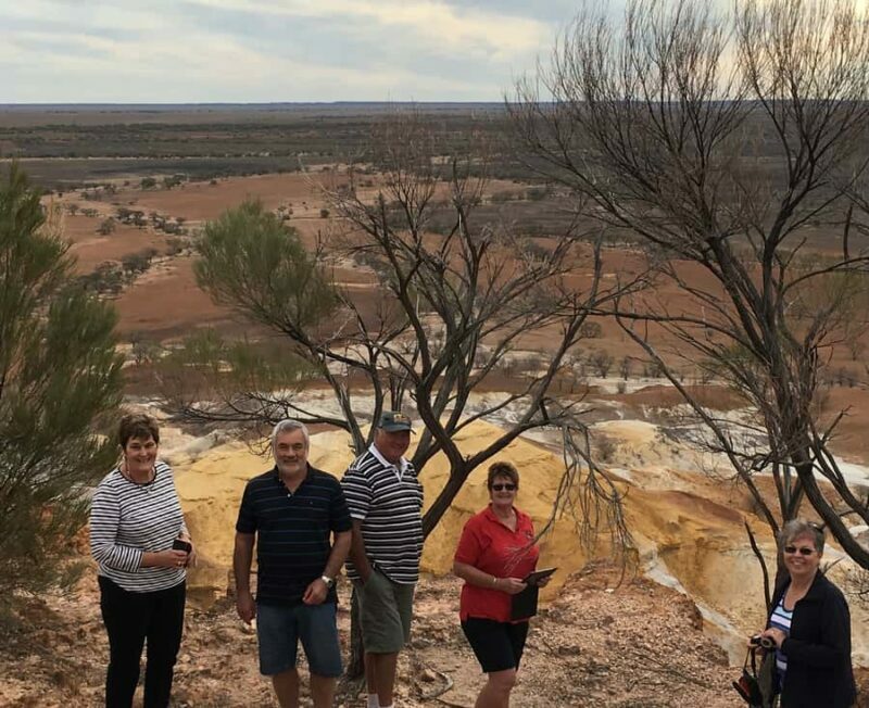 Dinosaur Stampede 3/4 Day Tour - Key Points