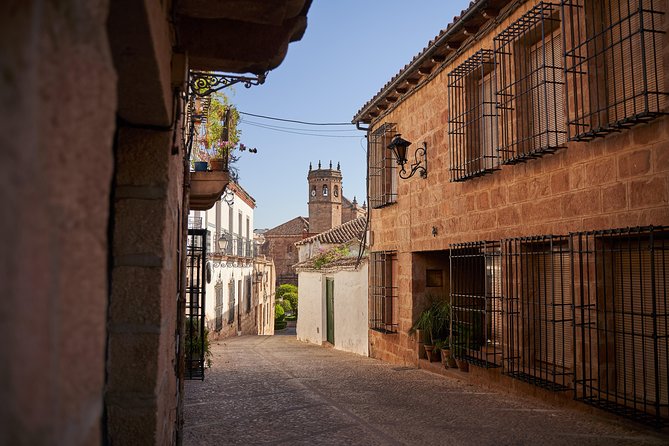 Discover 3 Artworks in Baños De La Encina - Planning Your Visit