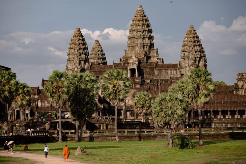 Discover Angkor Wat and Complex Full Day - Angkor Pass Options