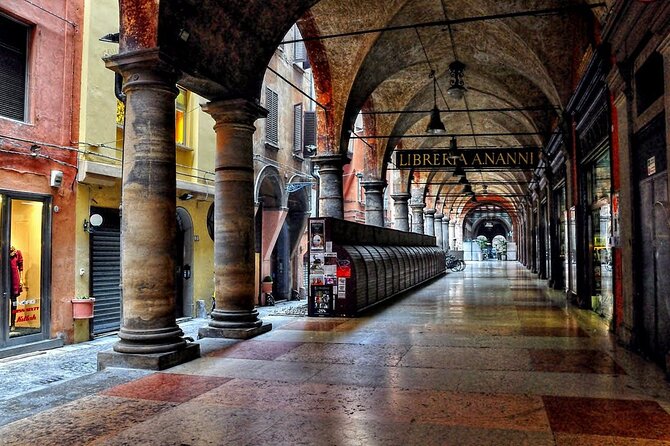 Discover Bologna an Amazing City - Navigating the Charming Old Town