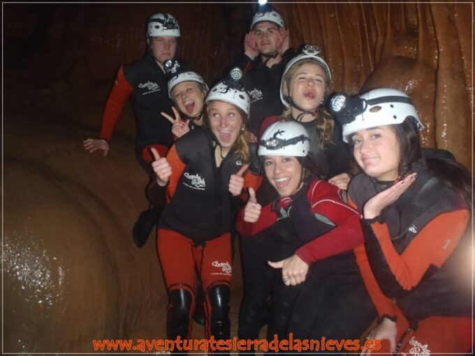 Discover Caving and via Ferrata/Climbing Mountain in Málaga - Navigating the Vertical Wall