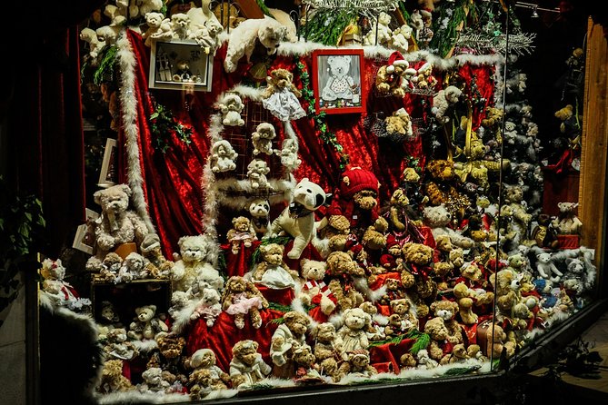 Discover Colmars Christmas Market Magic With a Local - Navigating the Picturesque Cobblestone Streets