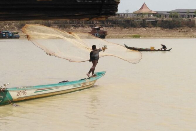 Discover Floating Villages and Tonle Sap Lake by Boat - Scenic Cruise Around Tonle Sap